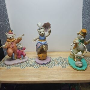 Avon Collectible Figurine Base